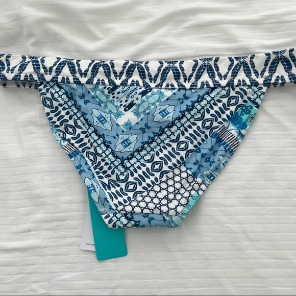 💙👙Seafolly bikini bottoms NWT in fun blue print - Picture 2 of 13
